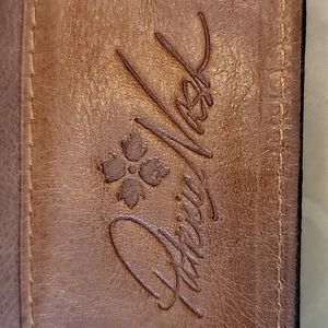 New without Tags. Patricia Nash Floral Leather Wallet.
